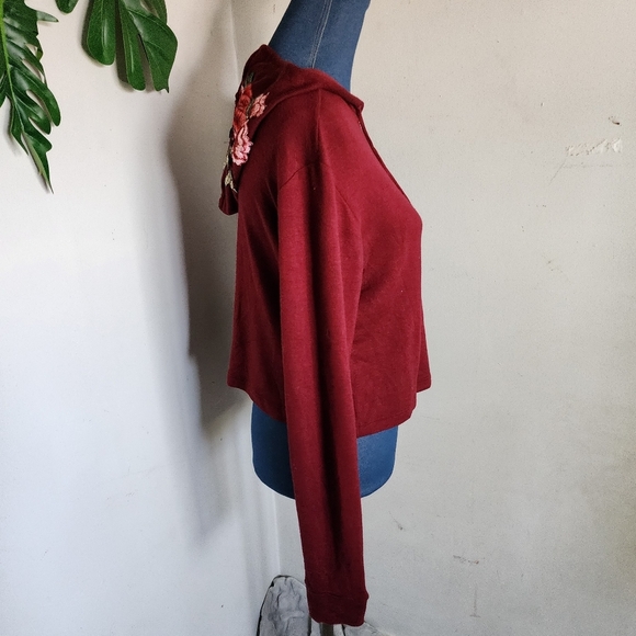 Dirtee Laundry Knit Hoodie Top with Roses on Hood - Picture 3 of 6